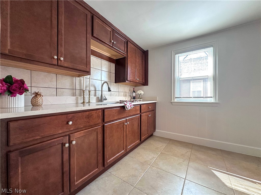 1087 Perkinswood Boulevard SE Warren OH 44484
