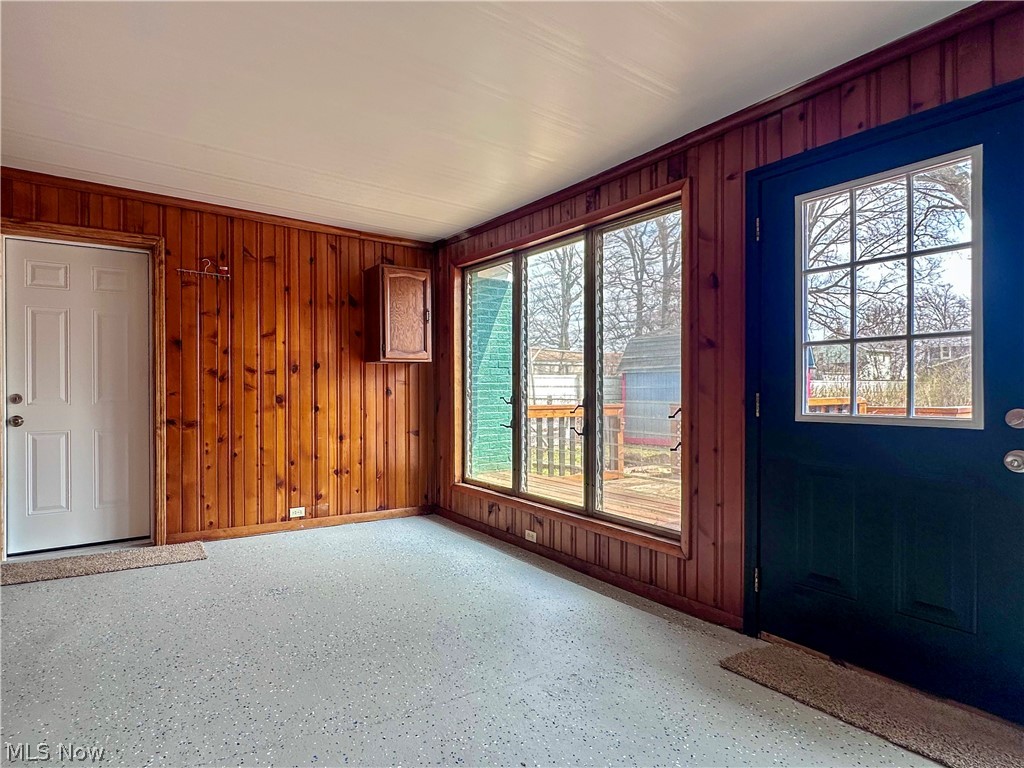 1087 Perkinswood Boulevard SE Warren OH 44484