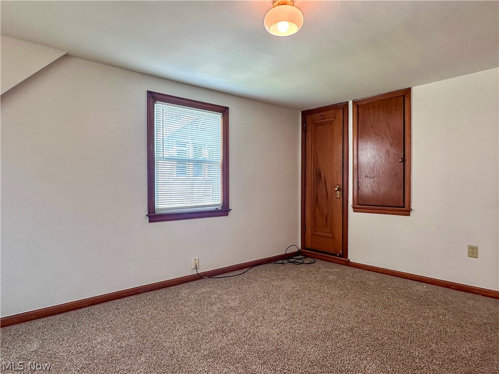 1087 Perkinswood Boulevard SE Warren OH 44484