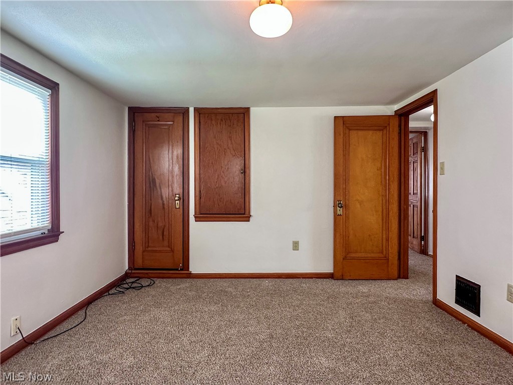 1087 Perkinswood Boulevard SE Warren OH 44484