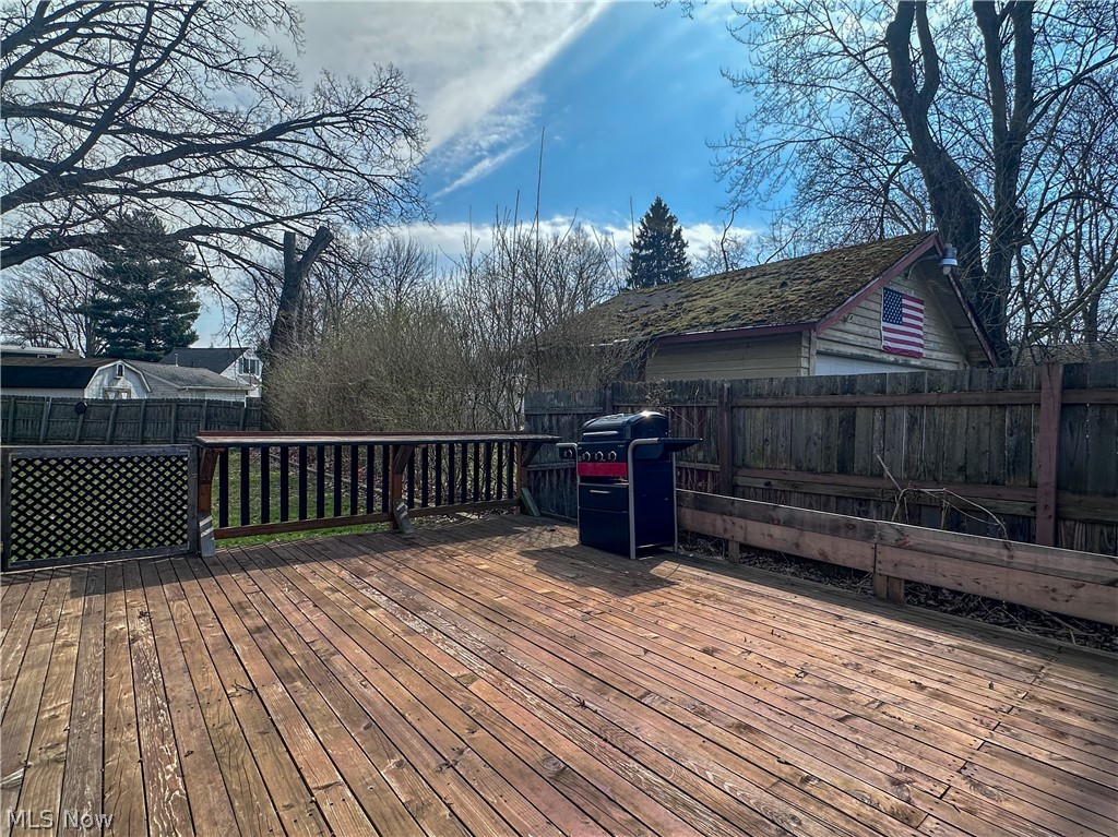 1087 Perkinswood Boulevard SE Warren OH 44484