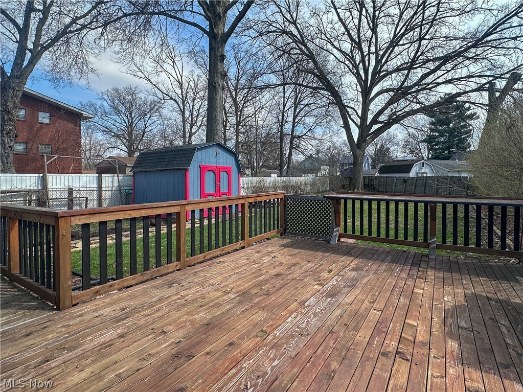 1087 Perkinswood Boulevard SE Warren OH 44484