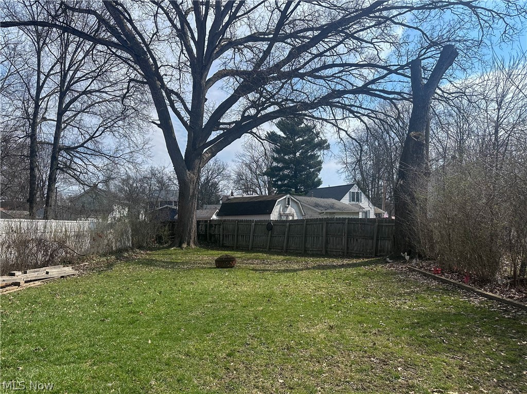 1087 Perkinswood Boulevard SE Warren OH 44484