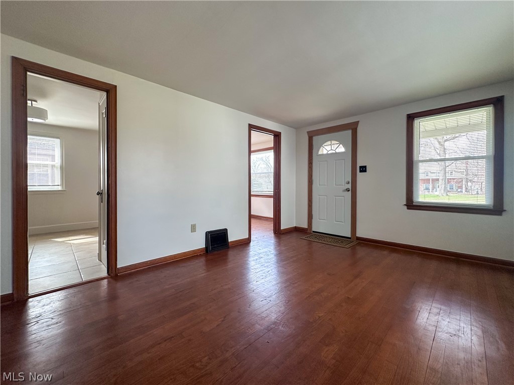 1087 Perkinswood Boulevard SE Warren OH 44484