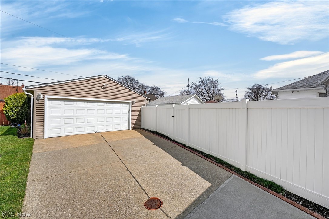 8318 Lanyard Drive Parma OH 44129