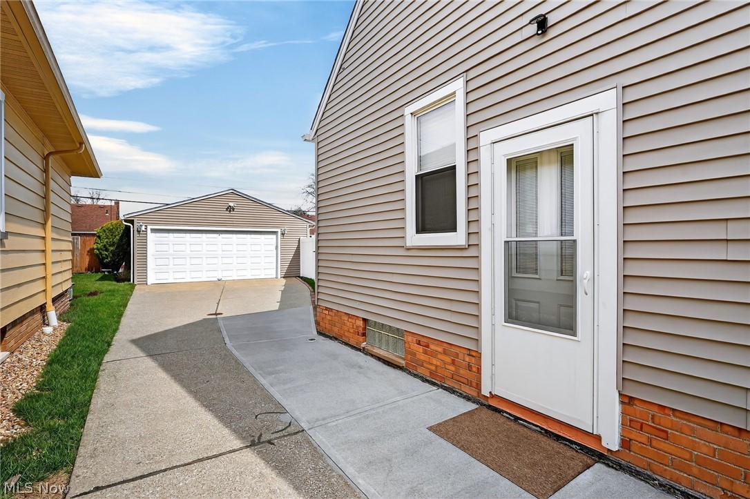8318 Lanyard Drive Parma OH 44129