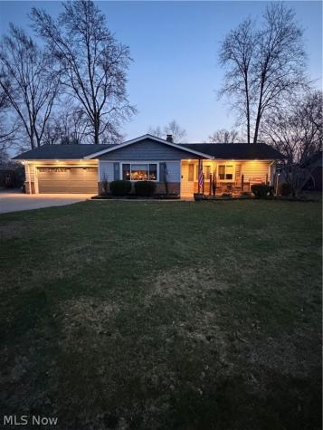 28575 Holly Drive North Olmsted OH 44070