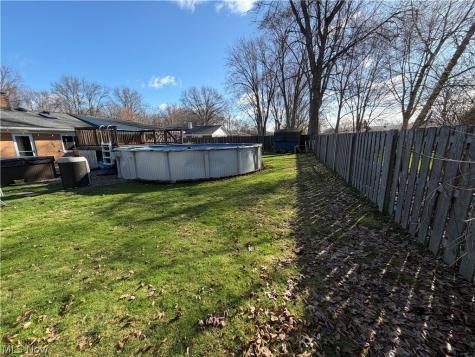 28575 Holly Drive North Olmsted OH 44070