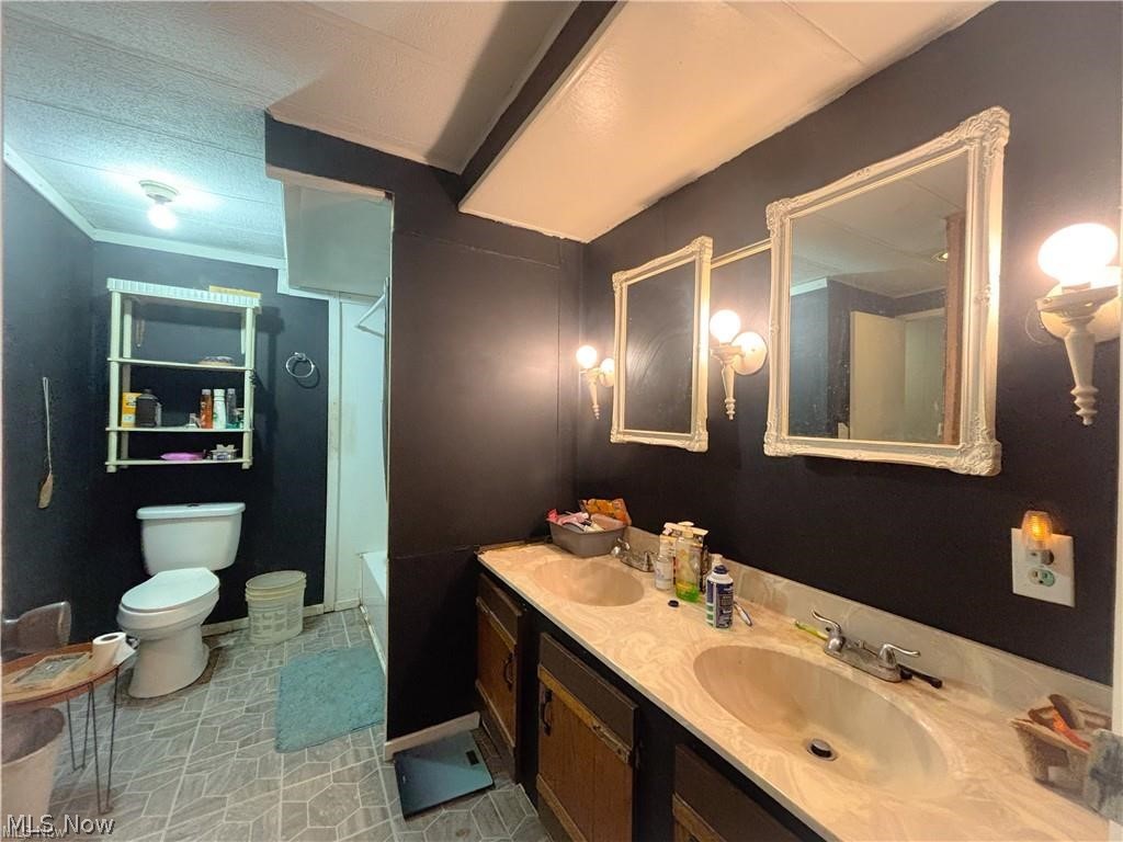 57 Redwood Drive Beloit OH 44609
