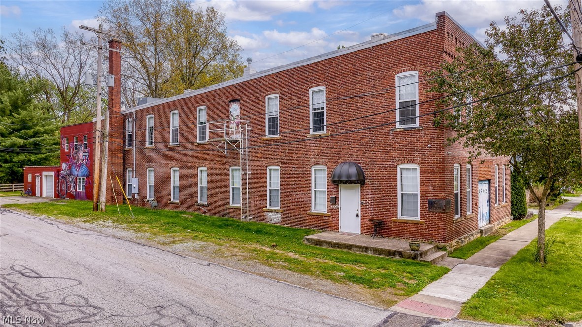 241 Myrtle Street Ravenna OH 44266