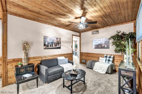 25595 Chatworth Drive Euclid OH 44117
