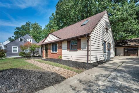25595 Chatworth Drive Euclid OH 44117