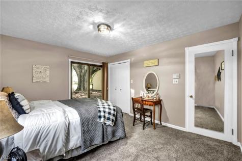 25595 Chatworth Drive Euclid OH 44117