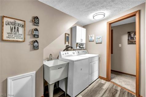 25595 Chatworth Drive Euclid OH 44117