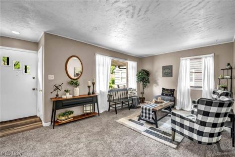 25595 Chatworth Drive Euclid OH 44117