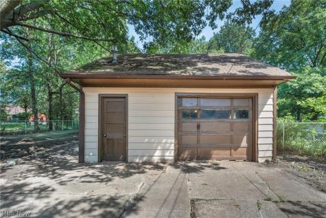 25595 Chatworth Drive Euclid OH 44117
