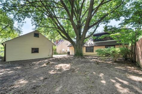 25595 Chatworth Drive Euclid OH 44117