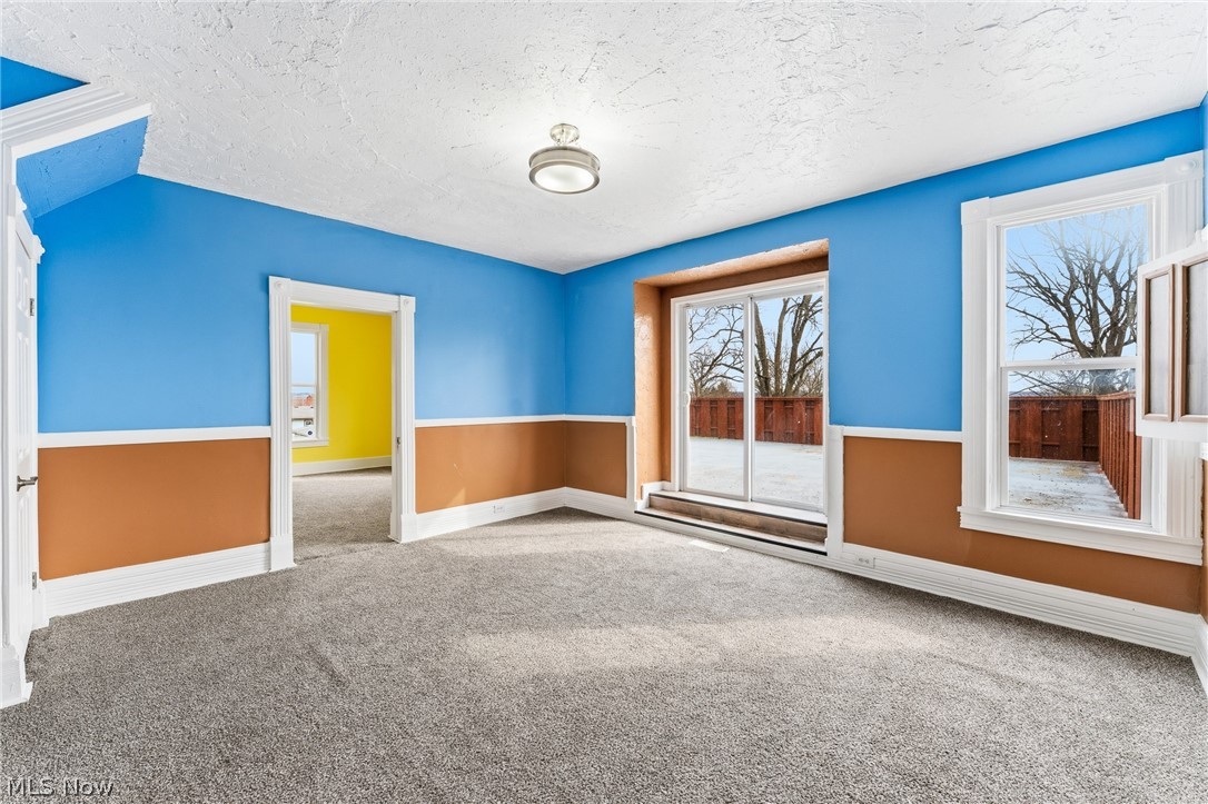 563 Geneva Avenue Struthers OH 44471
