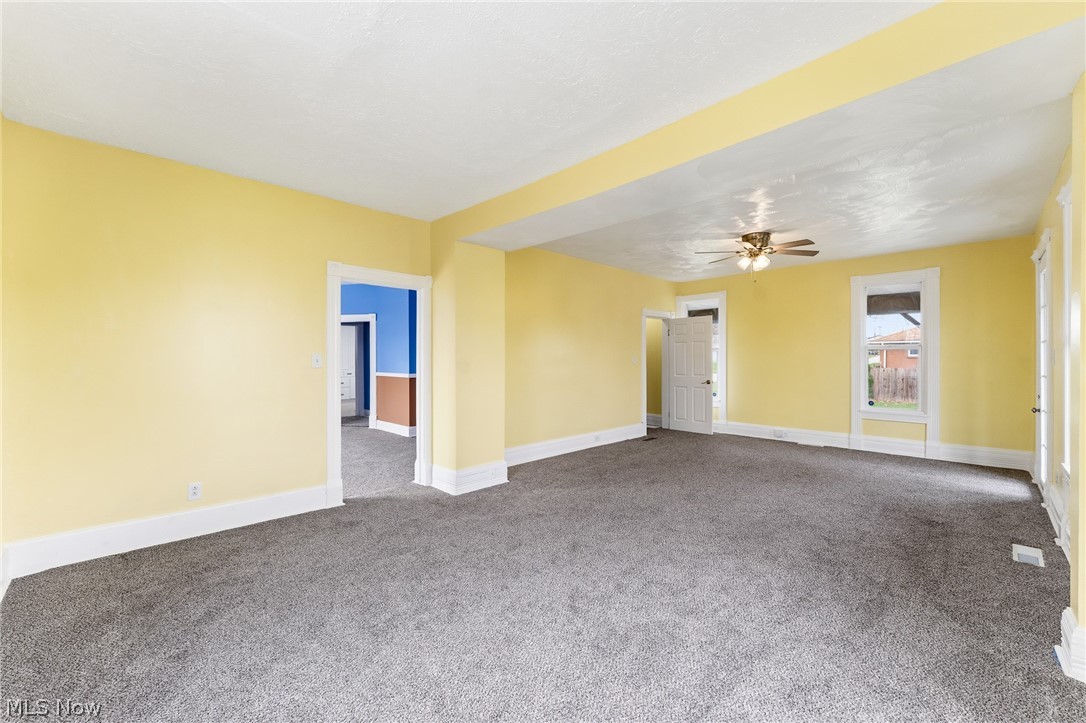 563 Geneva Avenue Struthers OH 44471