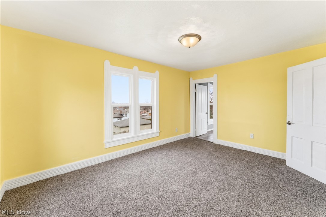 563 Geneva Avenue Struthers OH 44471