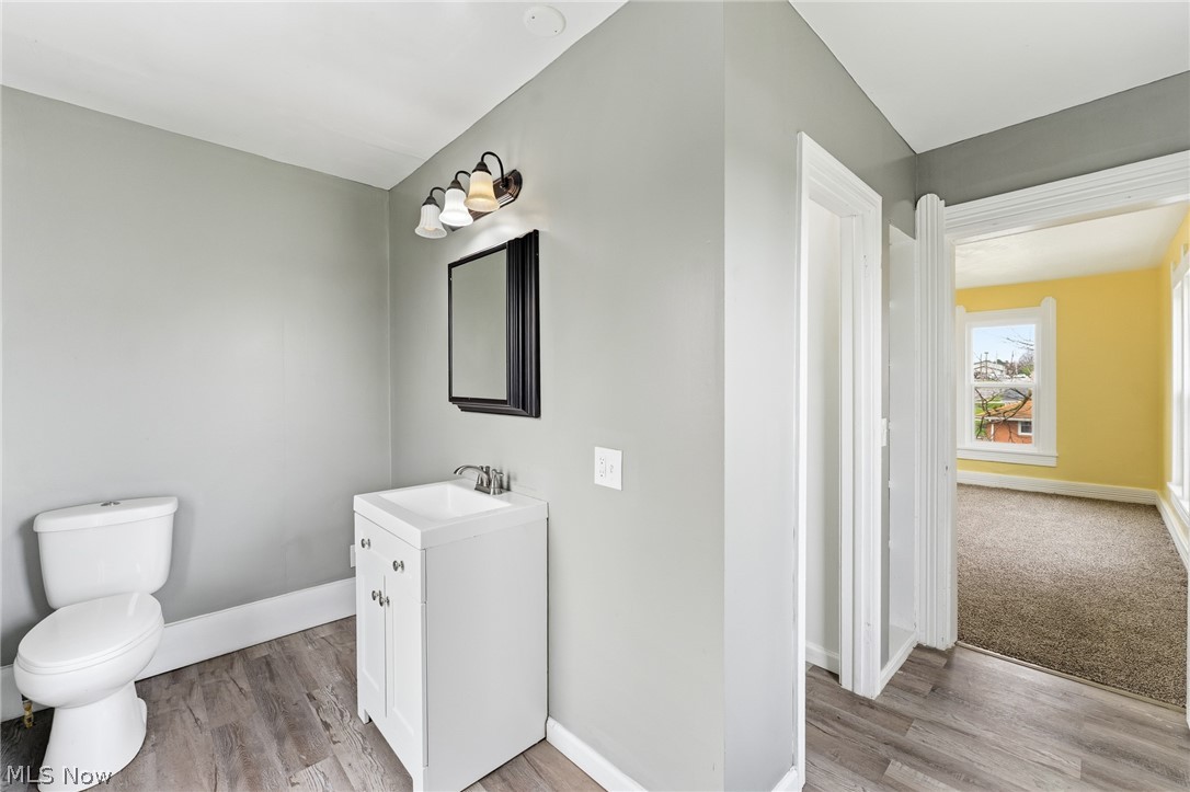 563 Geneva Avenue Struthers OH 44471