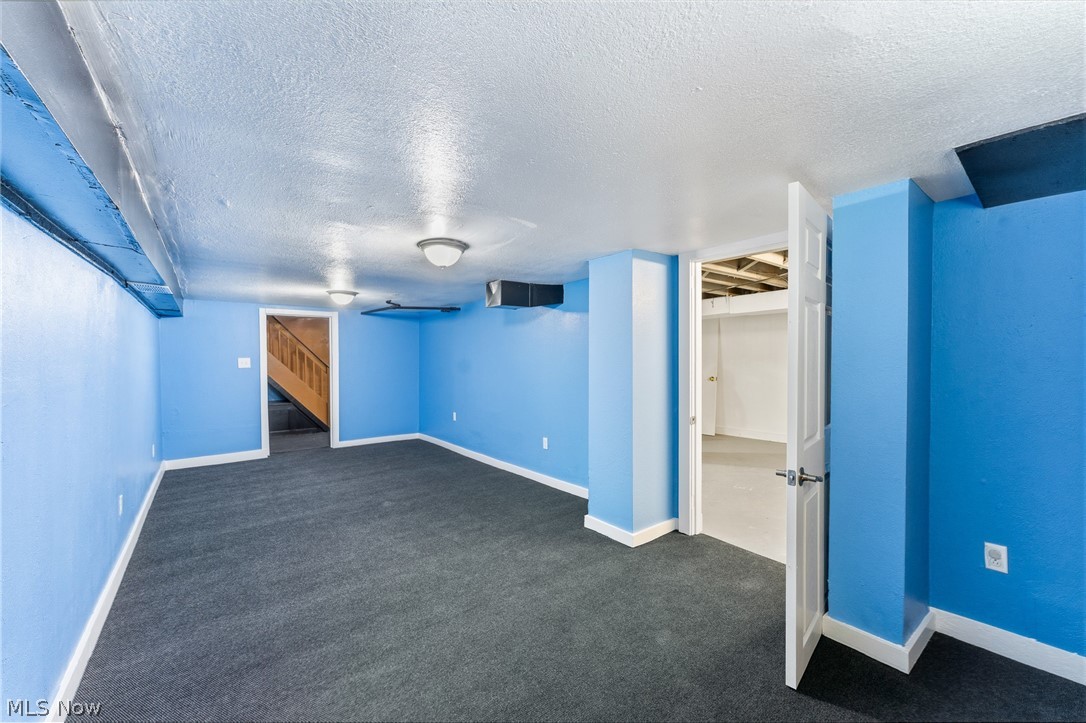 563 Geneva Avenue Struthers OH 44471