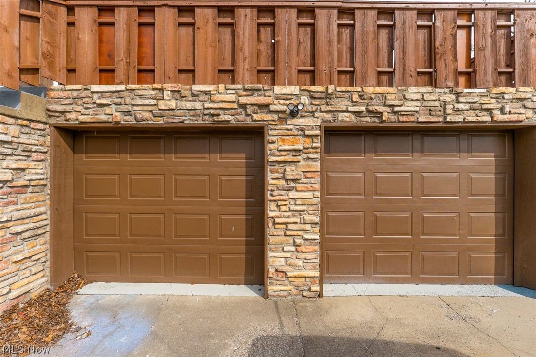 563 Geneva Avenue Struthers OH 44471