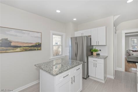 2588 Queenston Road Cleveland Heights OH 44118