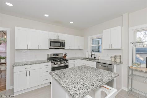 2588 Queenston Road Cleveland Heights OH 44118
