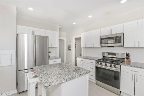 2588 Queenston Road Cleveland Heights OH 44118