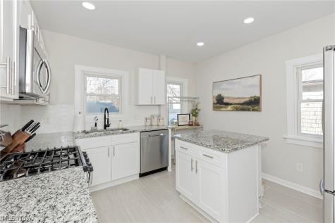 2588 Queenston Road Cleveland Heights OH 44118