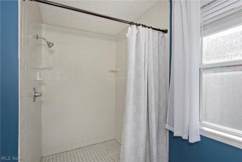 2588 Queenston Road Cleveland Heights OH 44118