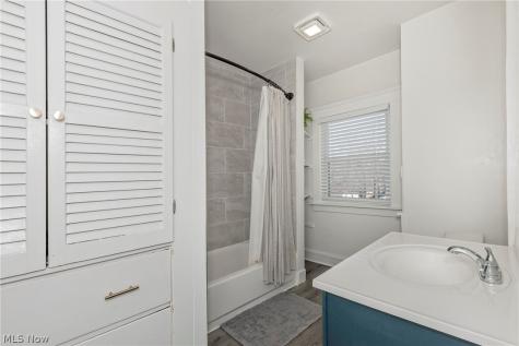 2588 Queenston Road Cleveland Heights OH 44118