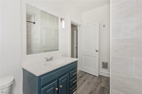 2588 Queenston Road Cleveland Heights OH 44118