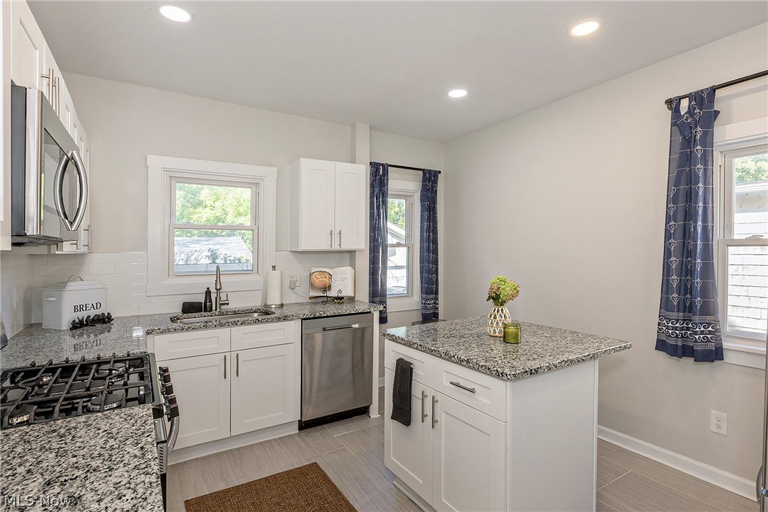2588 Queenston Road Cleveland Heights OH 44118