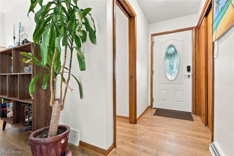 656 N Hidden Valley Road Cuyahoga Falls OH 44223
