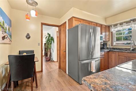 656 N Hidden Valley Road Cuyahoga Falls OH 44223