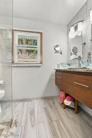 656 N Hidden Valley Road Cuyahoga Falls OH 44223