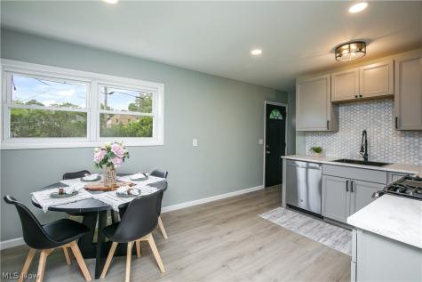 3816 Root Avenue NE Canton OH 44705