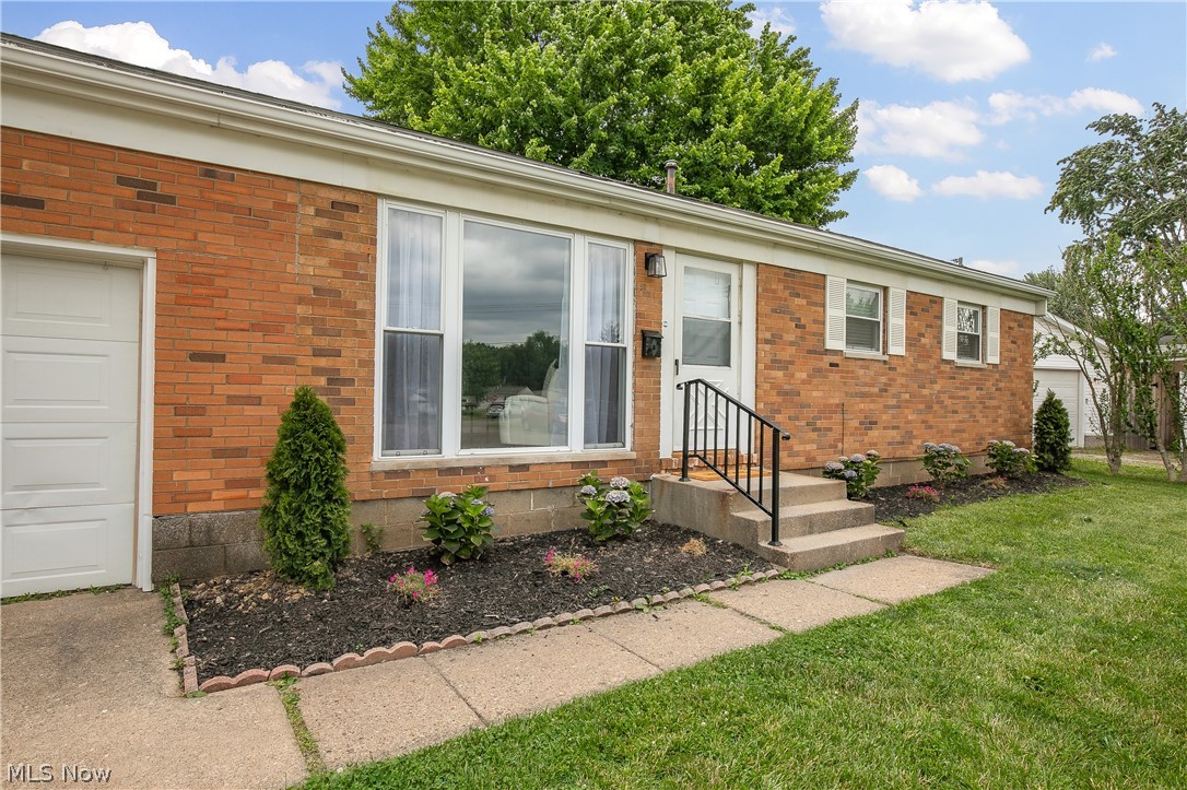 3816 Root Avenue NE Canton OH 44705