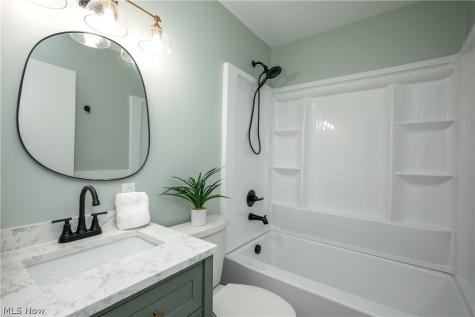 3816 Root Avenue NE Canton OH 44705
