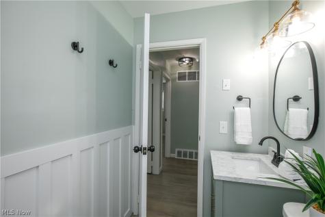 3816 Root Avenue NE Canton OH 44705