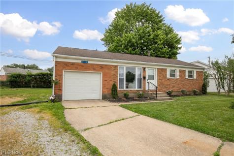3816 Root Avenue NE Canton OH 44705