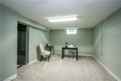 3816 Root Avenue NE Canton OH 44705