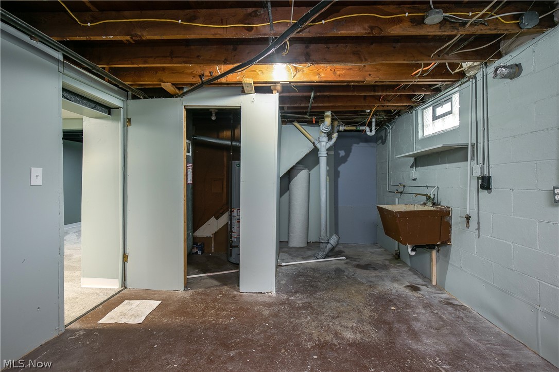 3816 Root Avenue NE Canton OH 44705