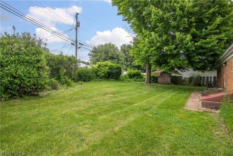 3816 Root Avenue NE Canton OH 44705