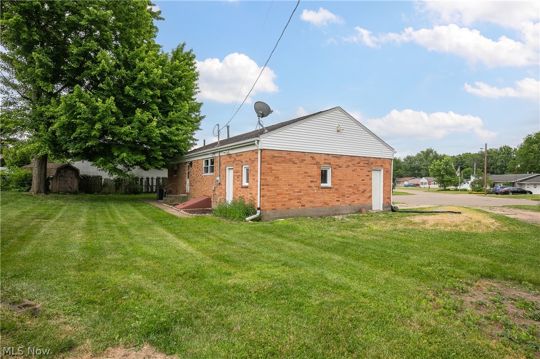 3816 Root Avenue NE Canton OH 44705