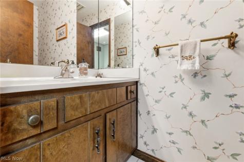 1588 Royal Oak Drive Mansfield OH 44906