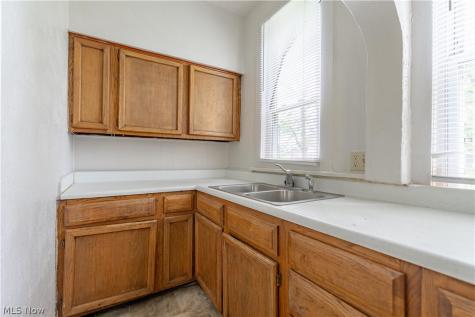 1318 4th Street NE Canton OH 44704