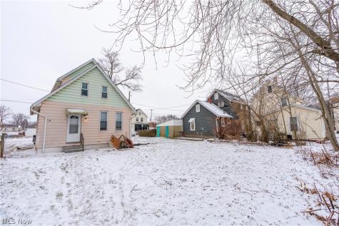 1318 4th Street NE Canton OH 44704